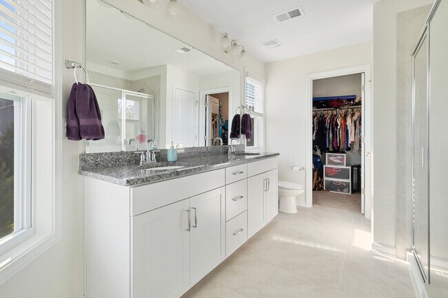 Building Photo - 1024 Chicory Trce
