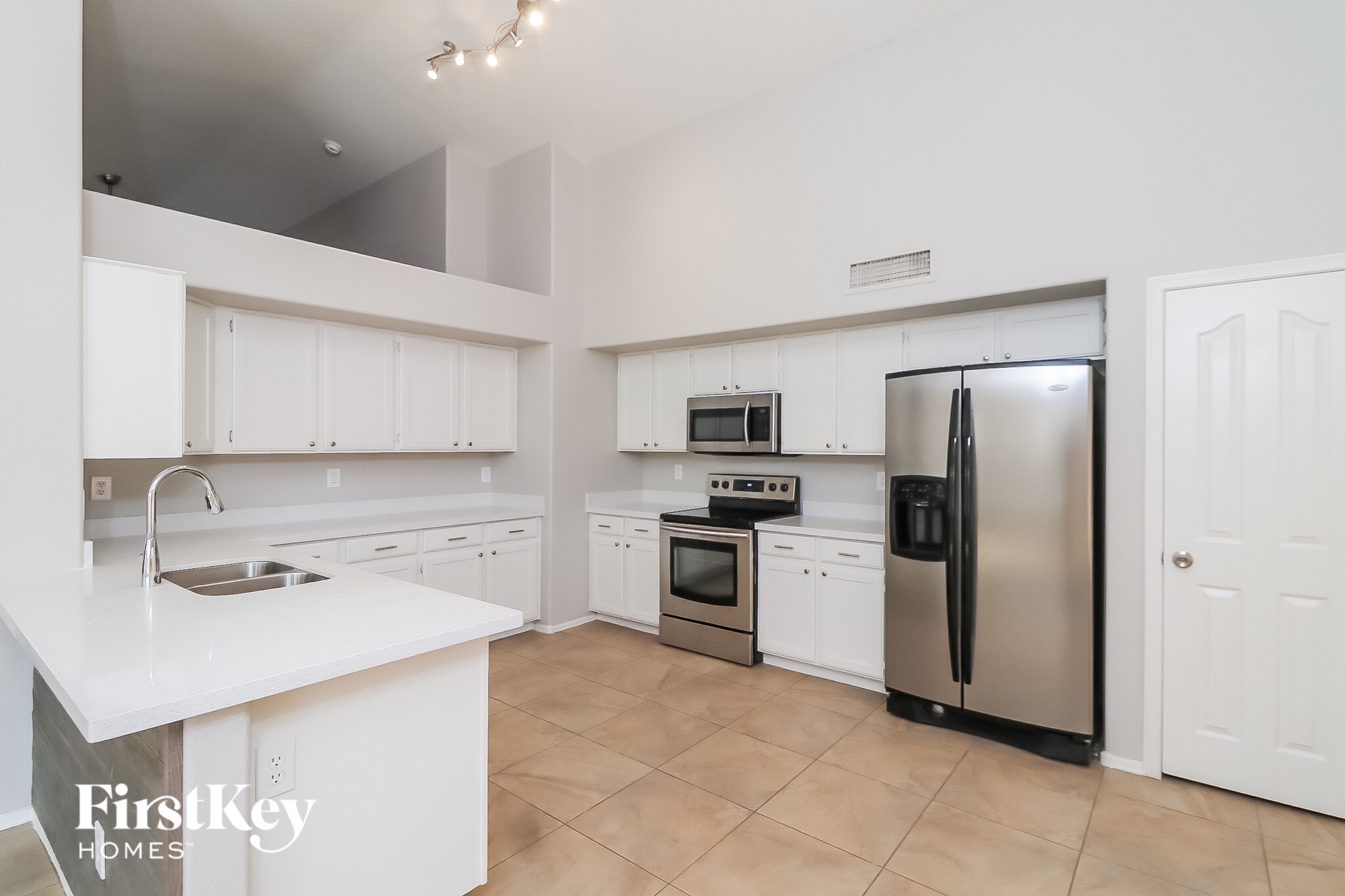 Building Photo - 12557 W Holly St