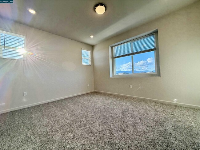 Building Photo - 626 Shefford Dr