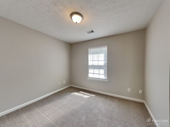 Building Photo - 105 Drury Ln