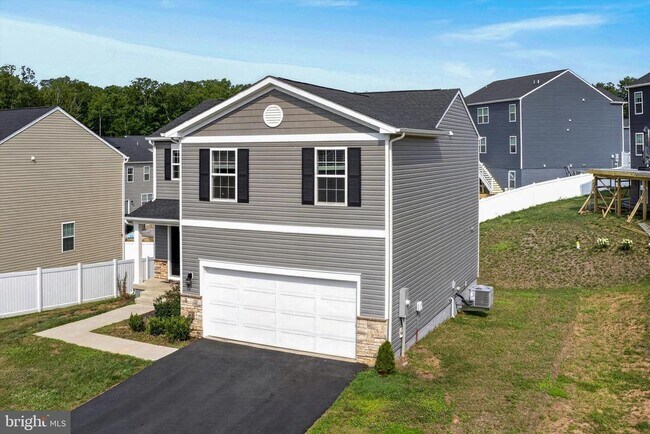 Building Photo - 3155 White Tail Dr