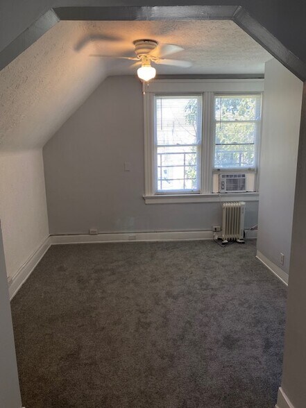 Bed Room - 418 Dorchester Ave