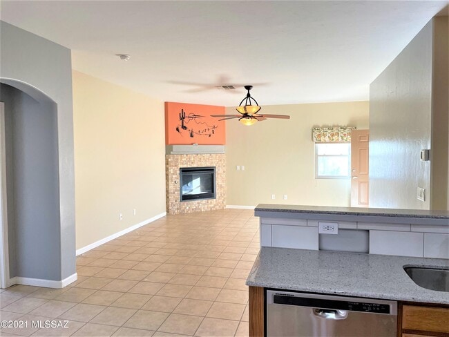 Building Photo - 5579 W Dove Loft Dr