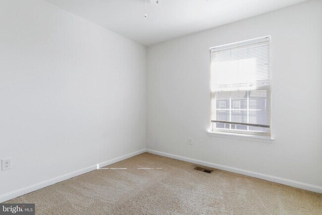 Building Photo - 273 Magellan Dr