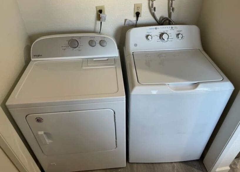 Building Photo - 4213 La Casita Way