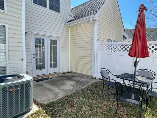 Building Photo - 1160 Parsons Pl