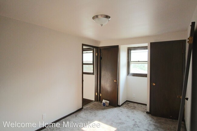 Building Photo - 3 br, 2 bath House - 5748 N 40th Street