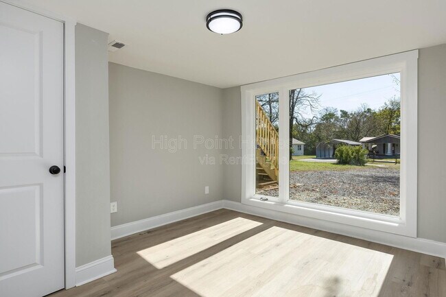 Building Photo - 1201 E 32nd St