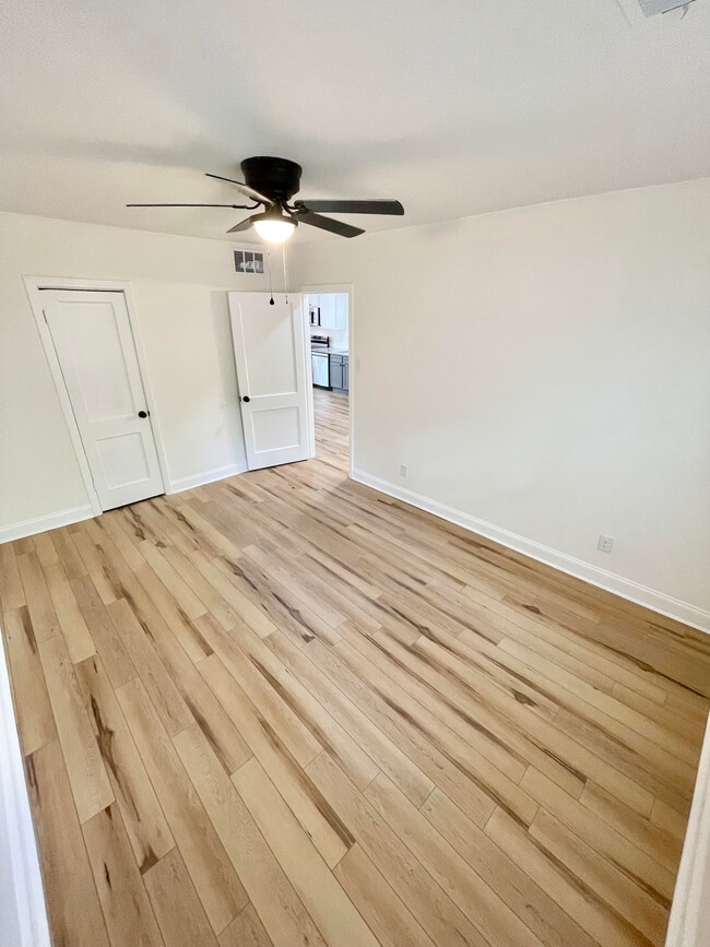 Building Photo - 3926 Brennan Dr