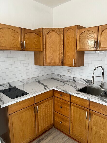 Kitchen - 13200 SW 49th St