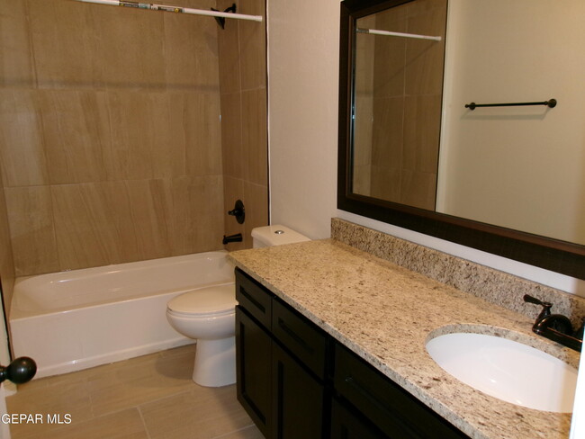 Building Photo - 118 Tierra Vista Dr