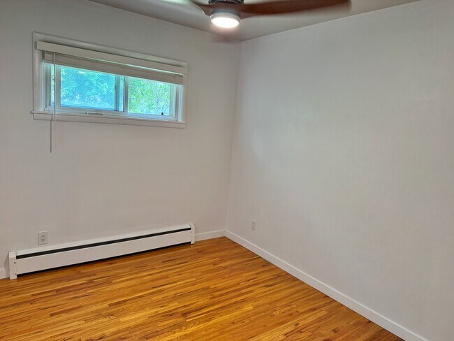 Building Photo - 516 16th St S