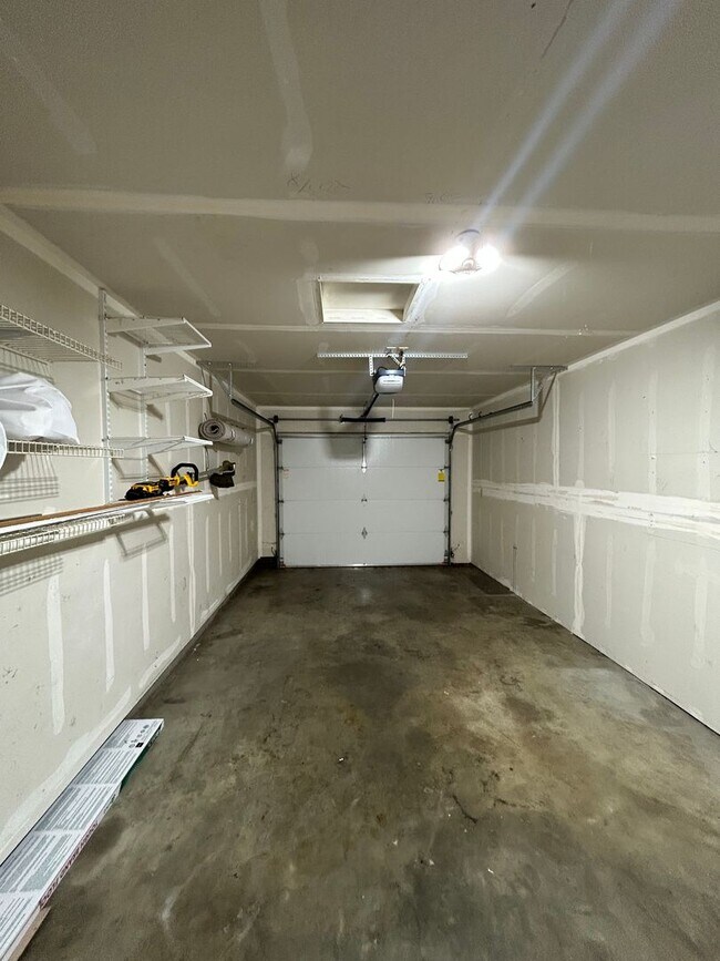Building Photo - 1308 N Alder St