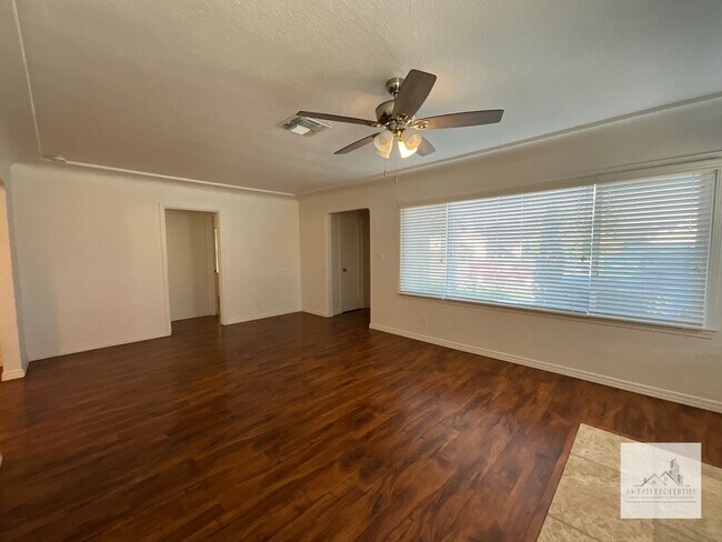 Building Photo - 3074 E Terrace Ave