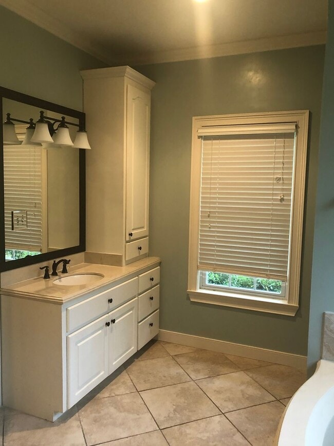 Building Photo - Mill Creek Subdivision