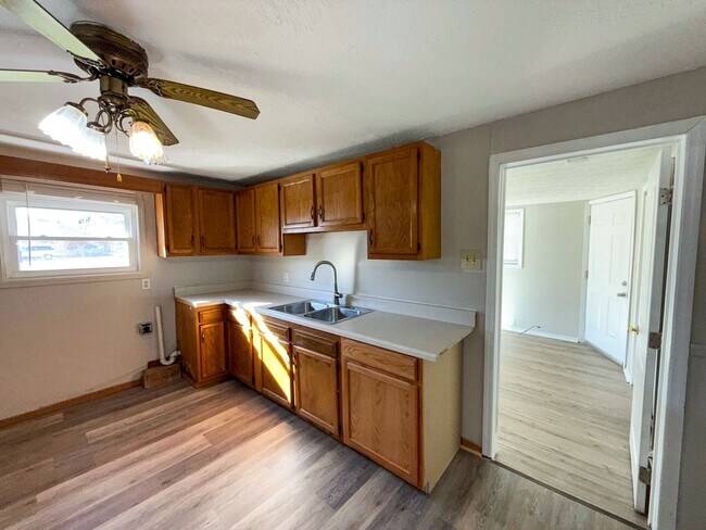 Building Photo - Charming & Newly Refreshed 3-Bedroom Ranch — Move-In Ready!