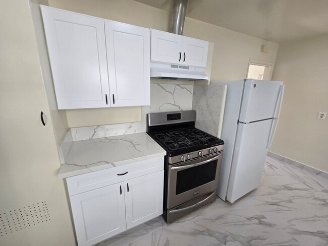 Building Photo - 3630 32nd St