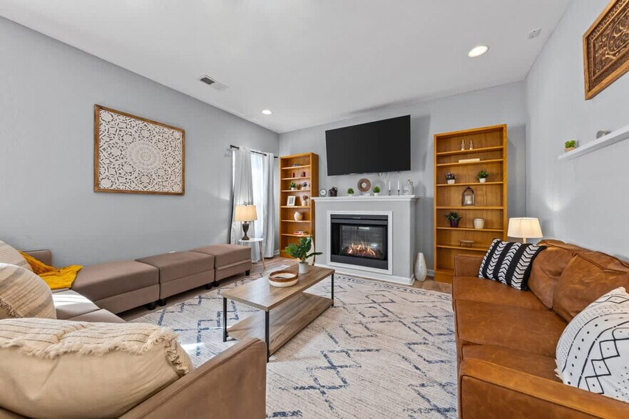 Building Photo - 5021 Woolsey St