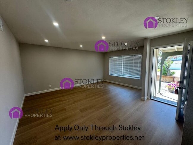 Building Photo - 6346 Escallonia Dr
