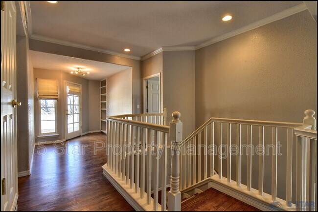 Building Photo - 6598 Eagle Ridge Dr