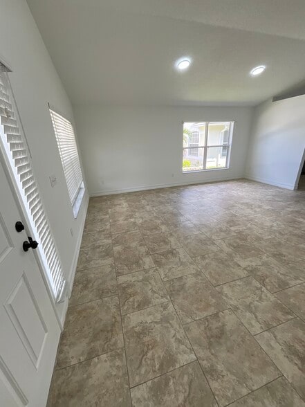 Building Photo - 1451 Morgan Ct