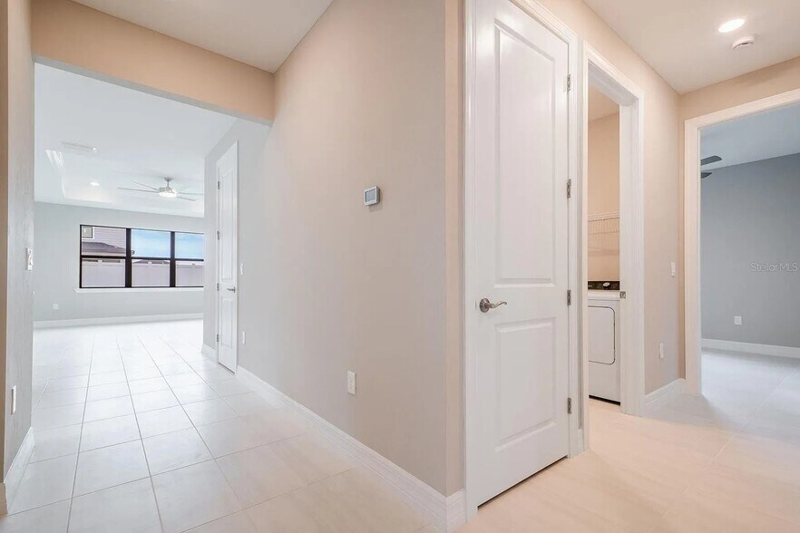 Building Photo - 2175 Darley Oak Way