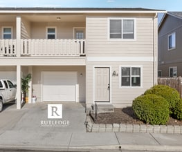 Building Photo - 3 bedroom 2 1/2 bath, 1245 sq. ft., townho...