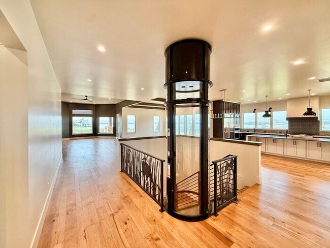 Building Photo - Luxury Golf Retreat in Berthoud with Breat...