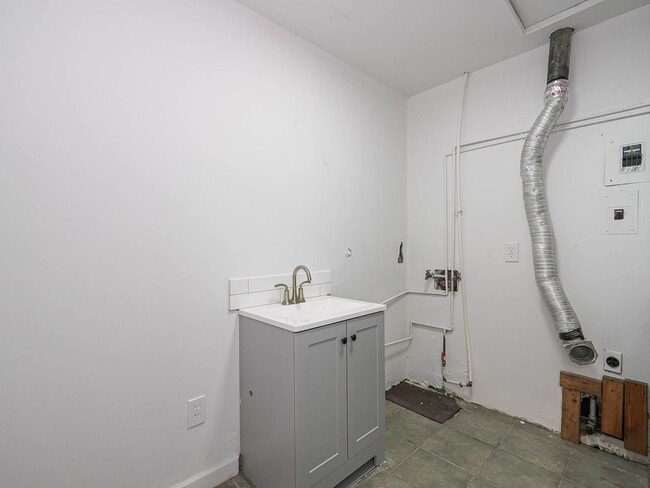 Building Photo - 3725 S 200 E