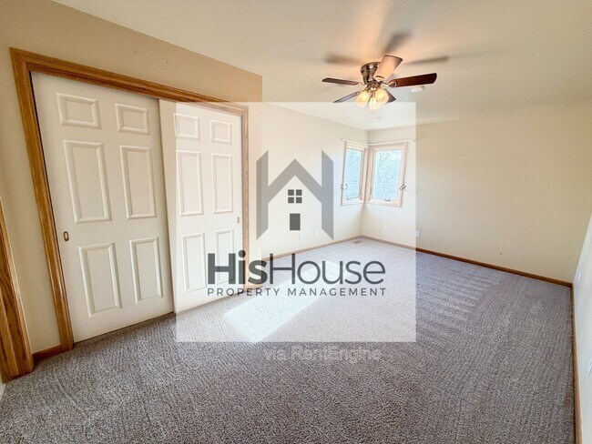 Building Photo - 2318 45th Ave