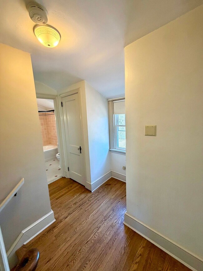 Building Photo - 111 Atkins Ave