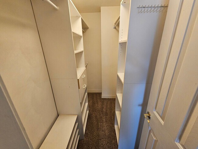 Building Photo - THREE SHIPS LANDING