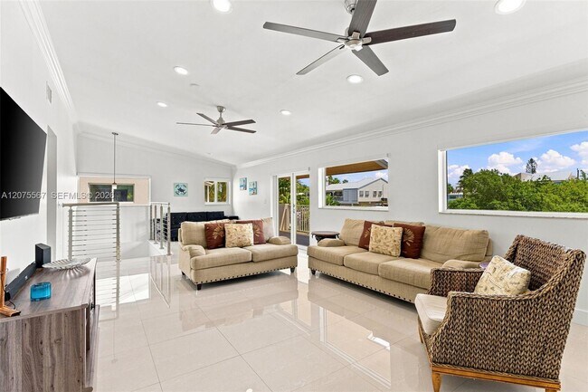 Building Photo - 203 Gulfview Dr