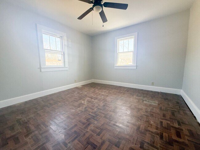 Building Photo - 3-Bedroom Home with Carport and Spacious Rooms Near Tennessee Tech & Downtown Cookeville