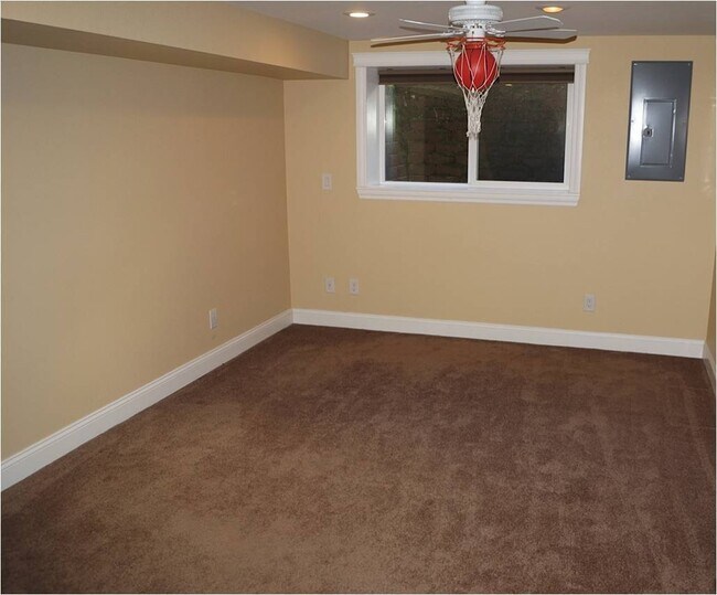 Building Photo - Spectacular Water View of Puget Sound and Mount Rainier