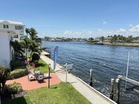 Building Photo - 1001 S Riverside Dr