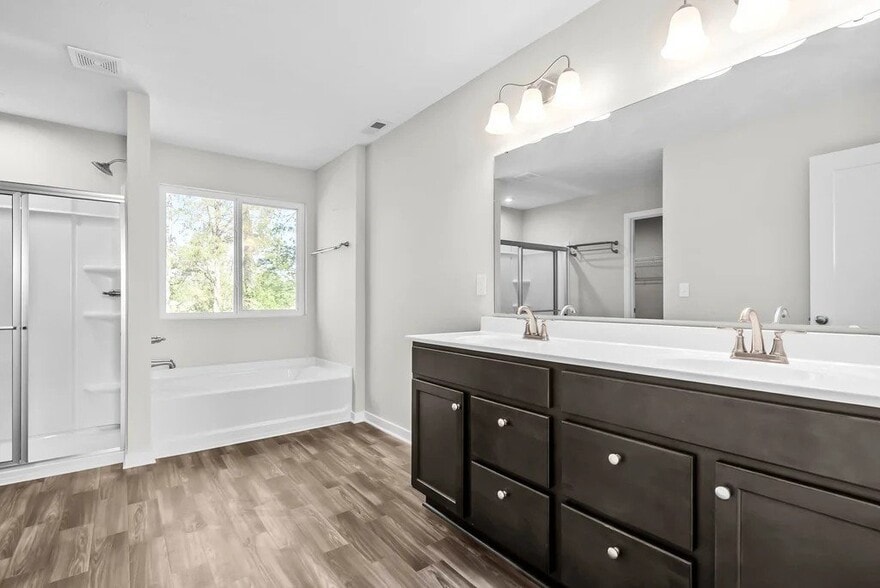 Building Photo - 367 Birchwood Dr