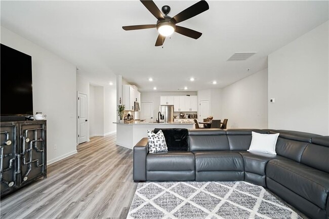 Building Photo - 3894 Saddle Bag Ct