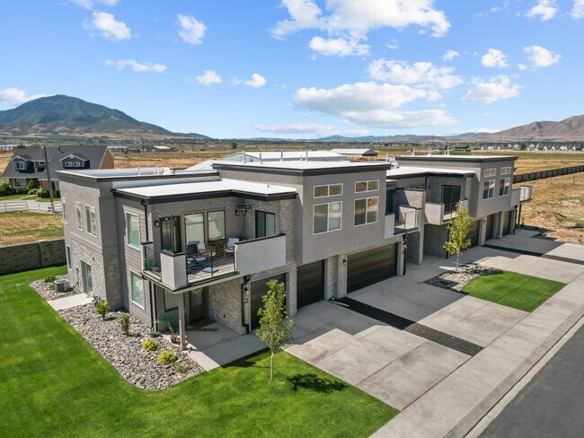 Building Photo - 489 W 1760 N