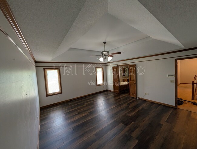 Building Photo - 3905 SW 14 St Ct