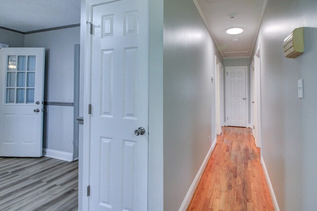 Building Photo - 105 Sandy Ln