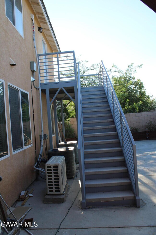 Building Photo - 3324 W Ave J 10
