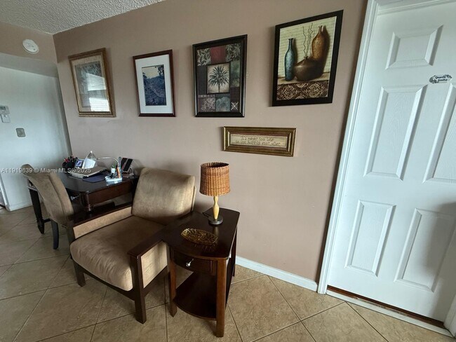 Building Photo - 8220 Sunrise Lakes Blvd