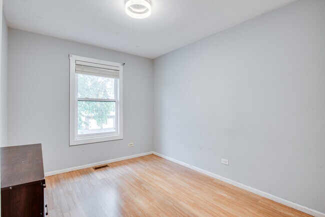 Building Photo - 3110 Winchester Ct E