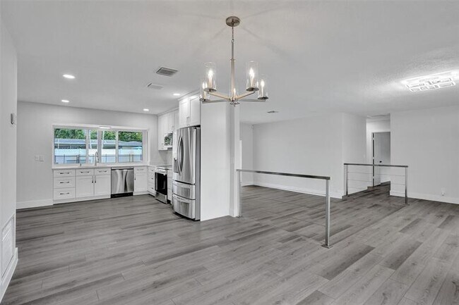 Building Photo - 5361 SW 7th St