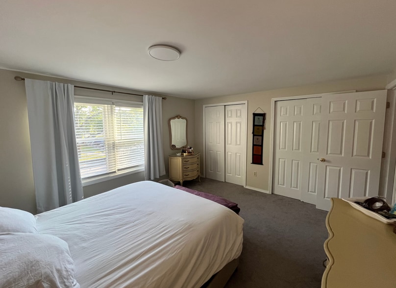 primary bedroom - 19 Blithewood Ave