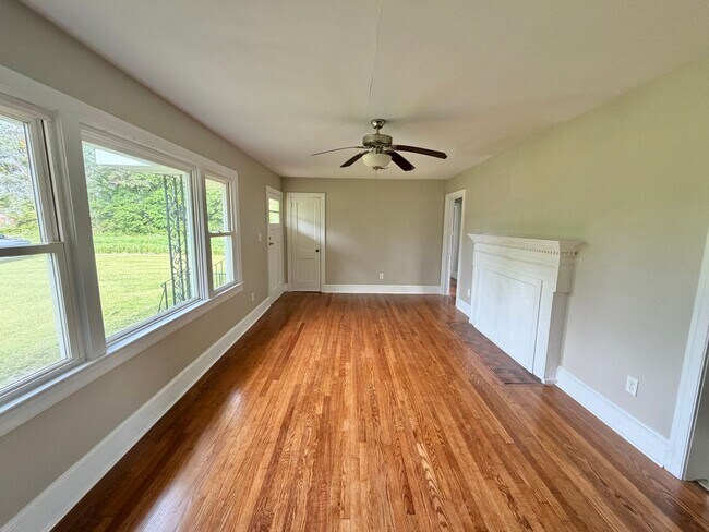 Building Photo - Coming Soon! Masonboro-south Wilmington location charming country home