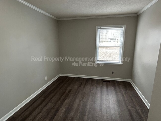 Building Photo - 606 Infinity Rd