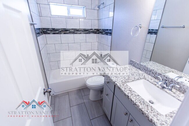 Building Photo - 2204 W Campbell Ave