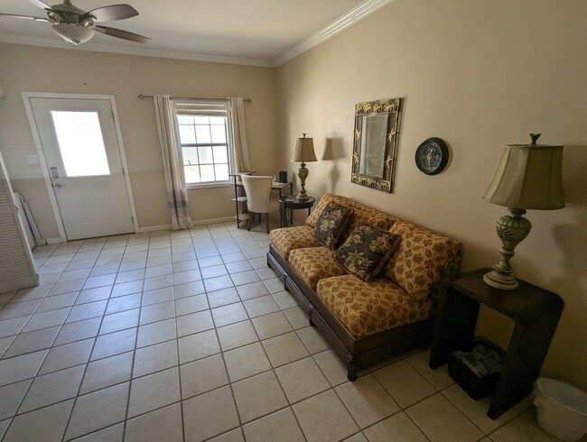 Building Photo - 351 Bayshore Dr
